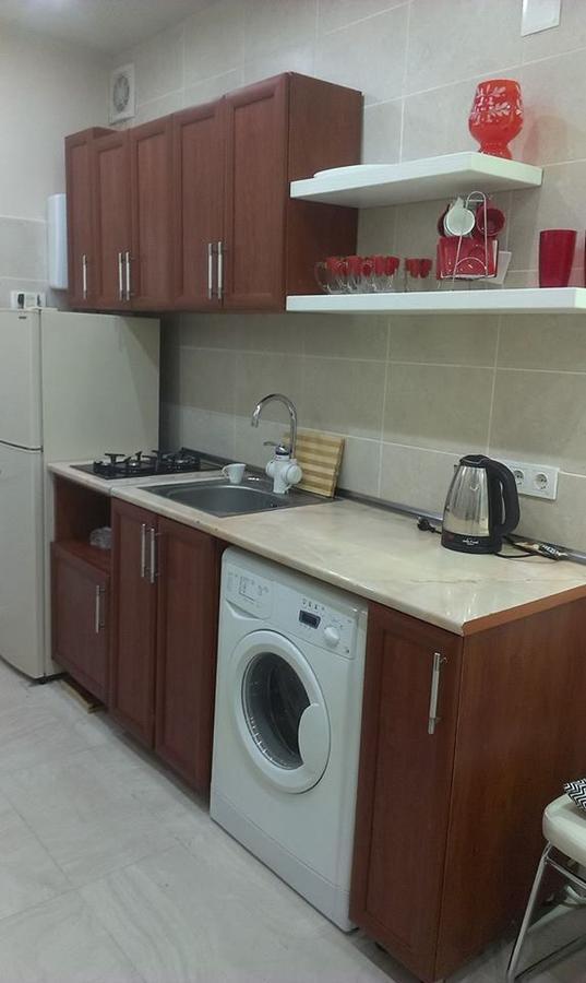 White Tiger In Center Of Tbilisi Apartment Екстериор снимка