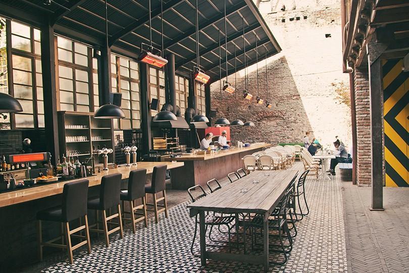 White Tiger In Center Of Tbilisi Apartment Екстериор снимка